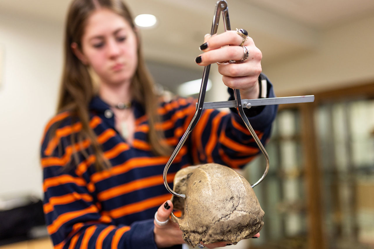 anthropologu student with bones